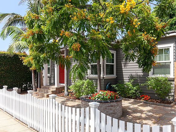 4th image of 4742-44 Lotus St #4744