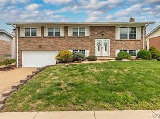 3233 Hedgetree Ln, Saint Louis, MO 63129