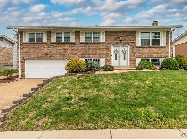 3233 Hedgetree Ln, Saint Louis, MO 63129