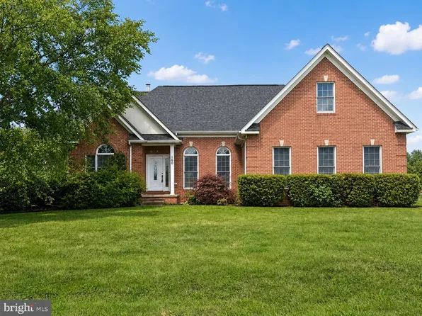 160 Bufflehead Dr, Harpers Ferry, WV 25425