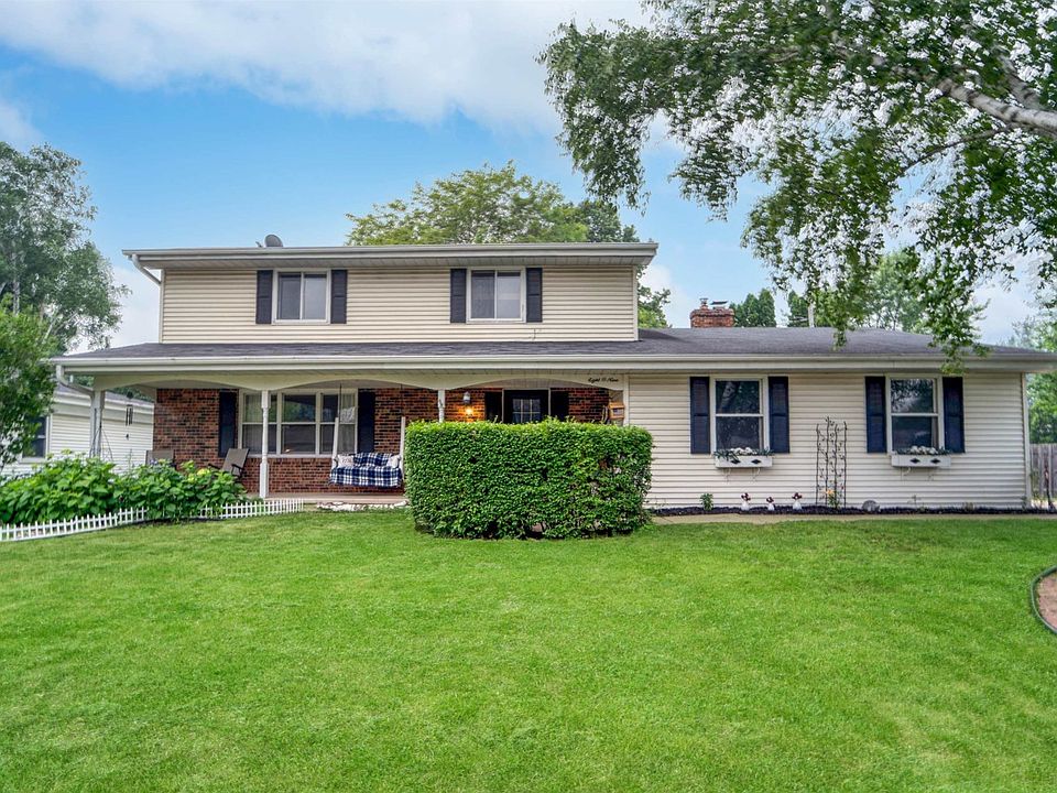 1st image of 809 N Cambridge Dr