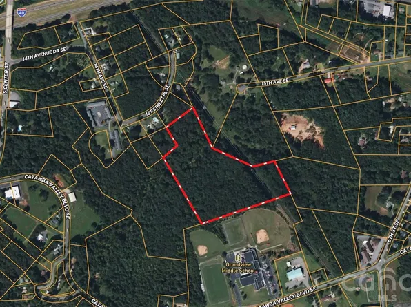 1539 1st Street Pl SE, Hickory, NC 28602