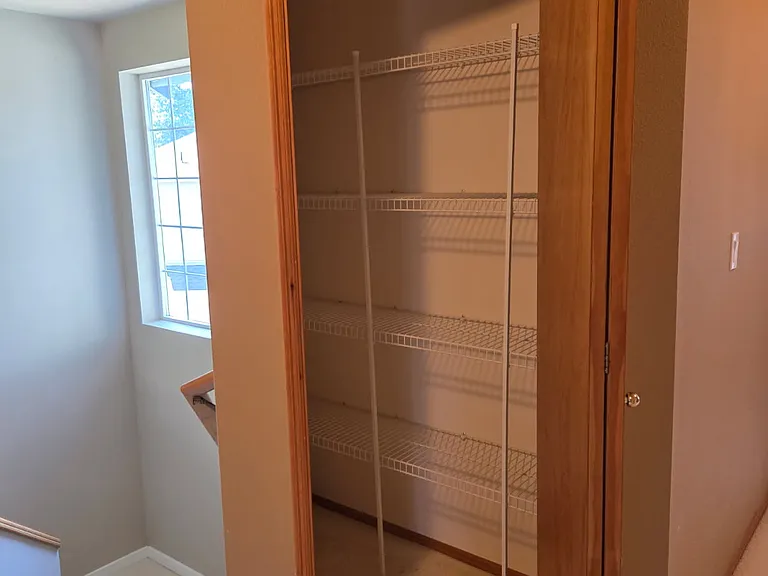 1910 Hawk Ct — Photo 10