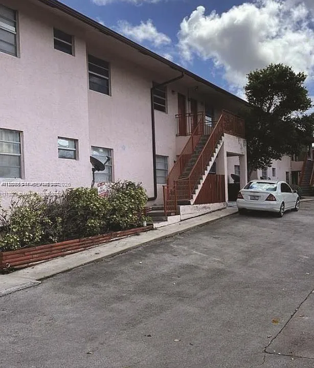 2920 Pierce St #4