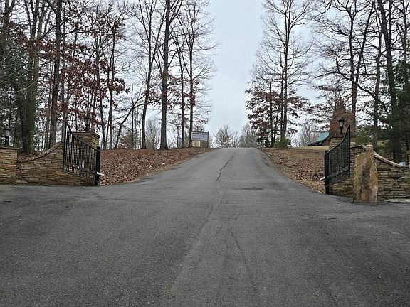 3rd image of 32 Ridges At Mill Crk