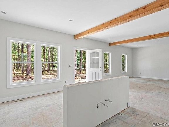 4th image of 151 Twin Oaks Ln