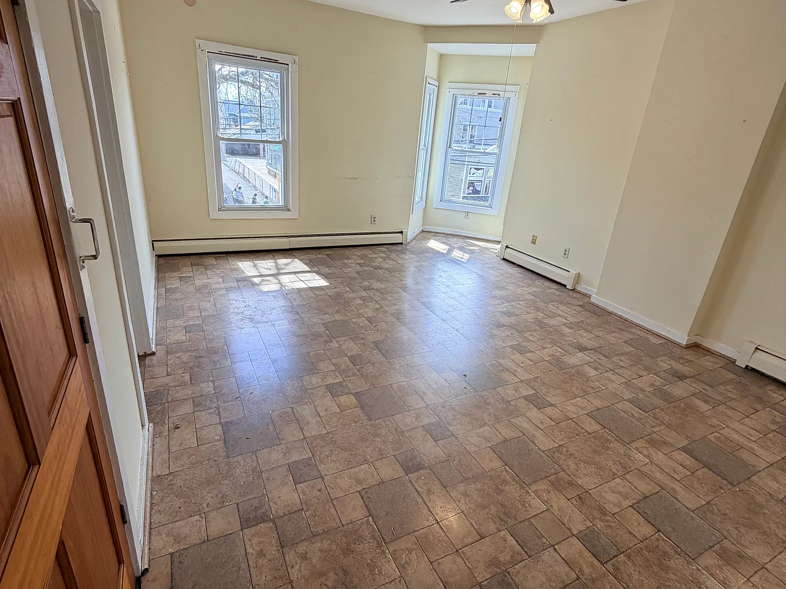 2 bed, 1050 sqft, $1,650 — Photo 4