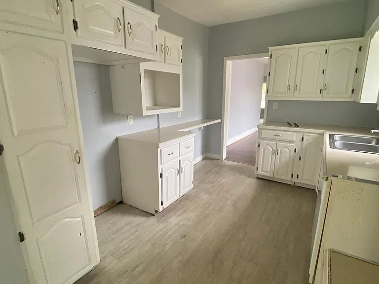 16917 Larchwood Ave — Photo 29