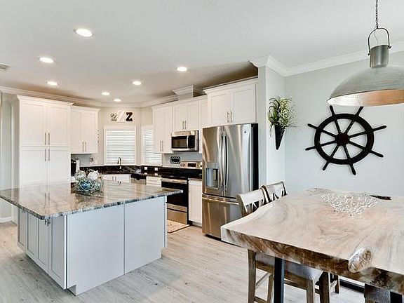 4th image of 271 Jamaica Dr