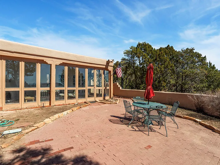 Back Exterior / Dining Table with Beautiful Views