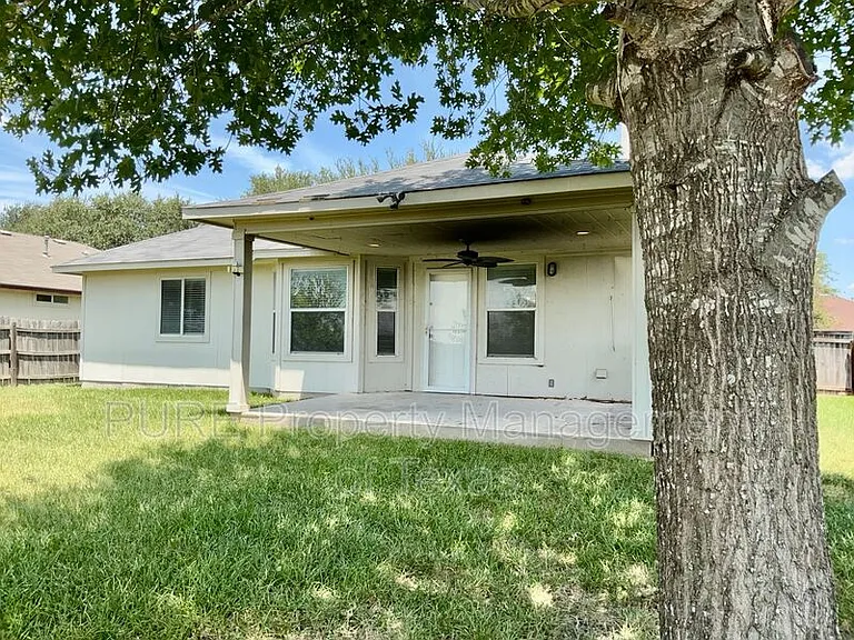 706 Stewart Dr — Photo 22