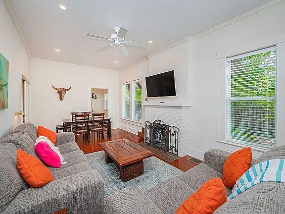 5th image of 1159B Navasota St