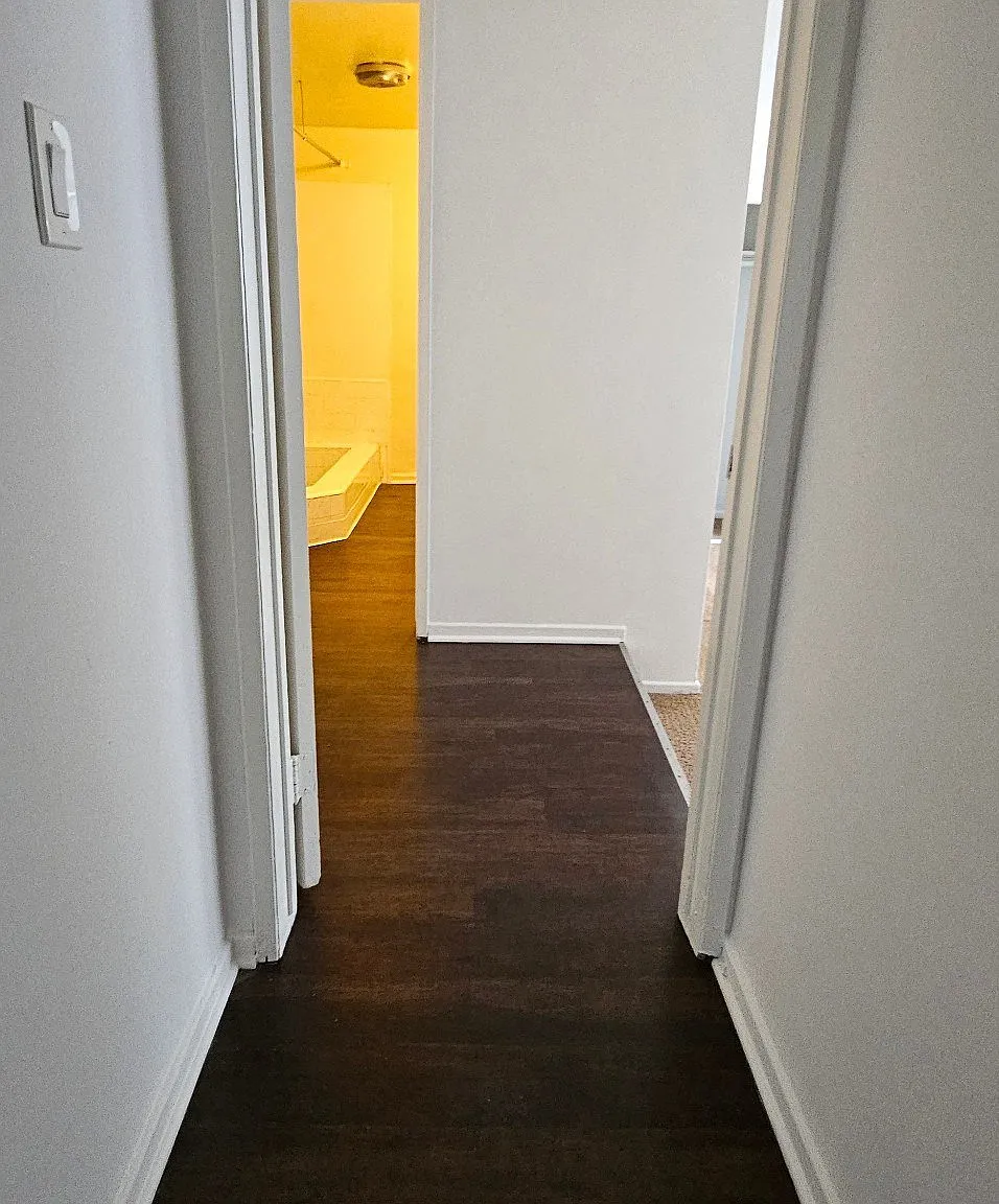 200 W. Arbor Vitae St. — Photo 3