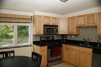 5th image of 211 Monclay Ct APT 2N