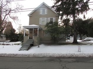 28 Clinton St, Amesbury, MA 01913