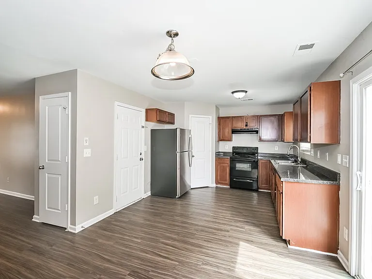 818 Rook Rd — Photo 6