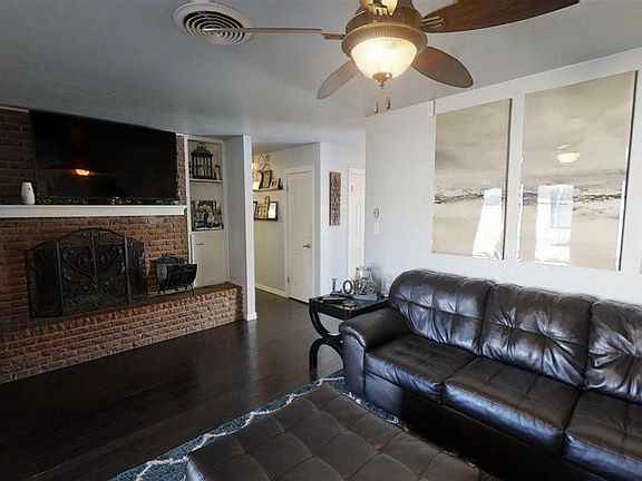 3rd image of 508 W Silver Dr