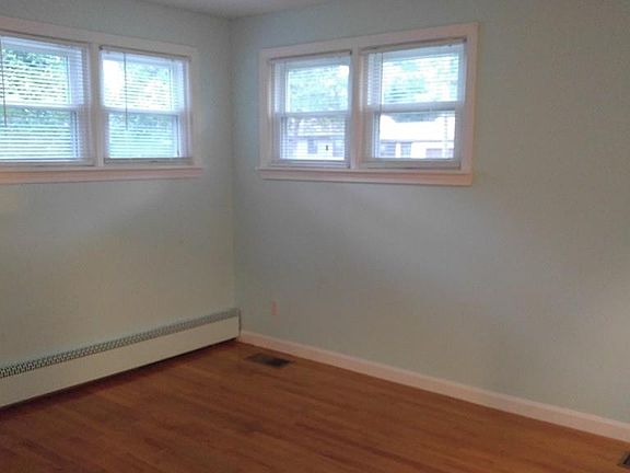 4th image of 130 Valentine St
