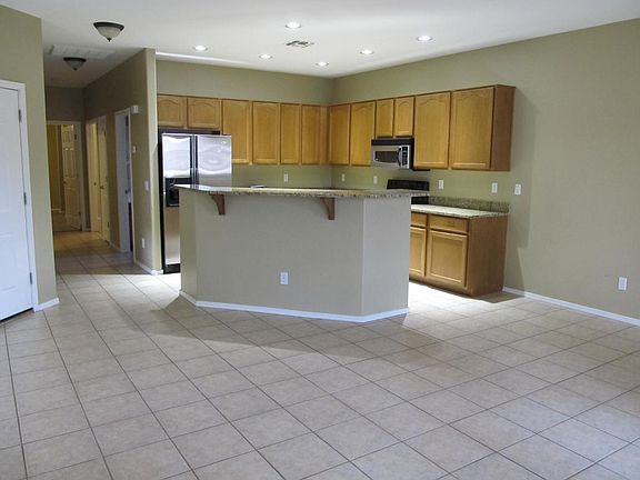 5th image of 4923 S Mosley Dr