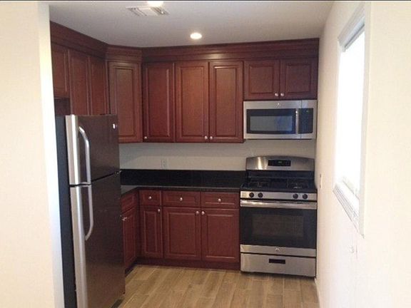 3rd image of 55 Taylor Ave Unit A1