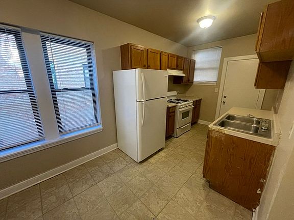 2nd image of 4834-50 W Adams Blvd #2S