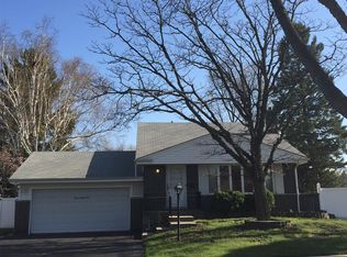 1131 Crestfield Ave, Libertyville, IL 60048