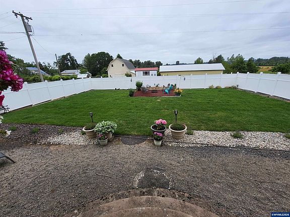 4th image of 38591 Gilkey Rd