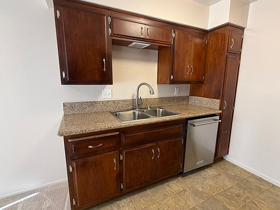 3rd image of 4746 W Point Loma Blvd APT 3