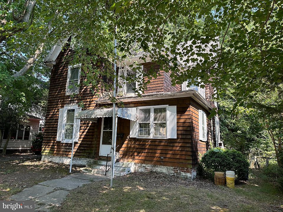 1st image of 118 Vue De Leau St