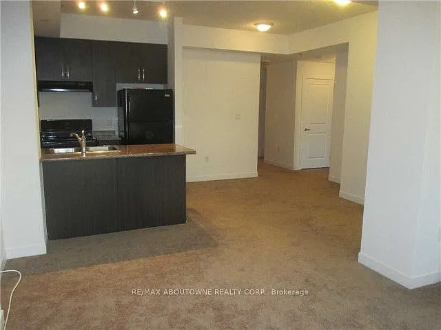 90 Charlton Ave W #503 — Photo 13