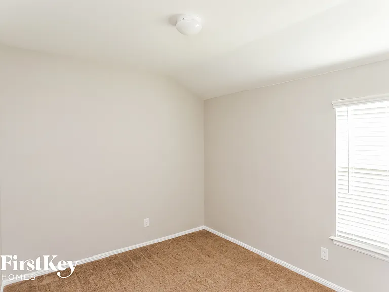 853 Wylie St — Photo 11