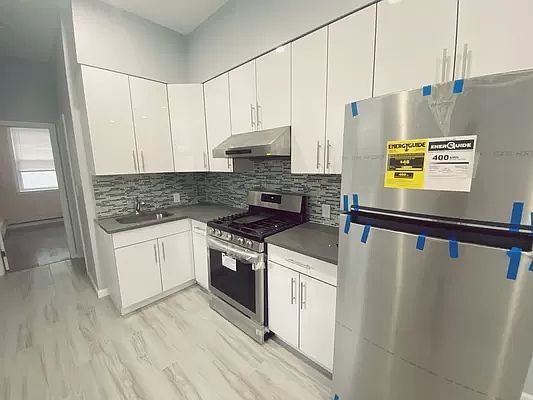 4th image of 180 Irving Ave #3F