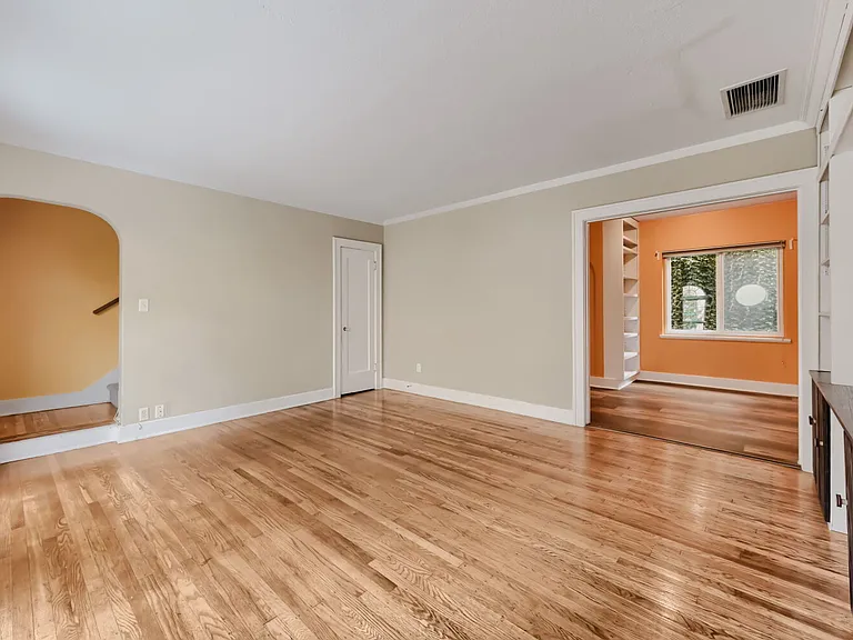 909 NE Brazee St #11 — Photo 4