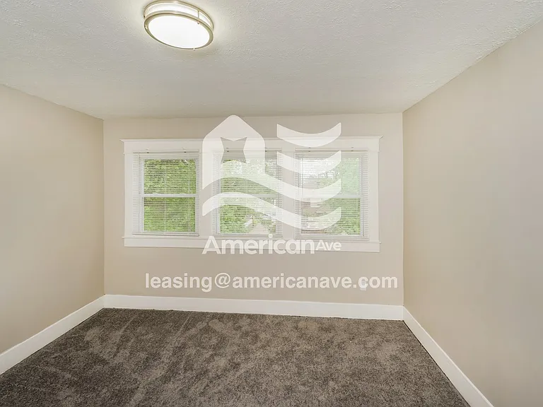 1274798_011_main_bedroom_12696634.jpg