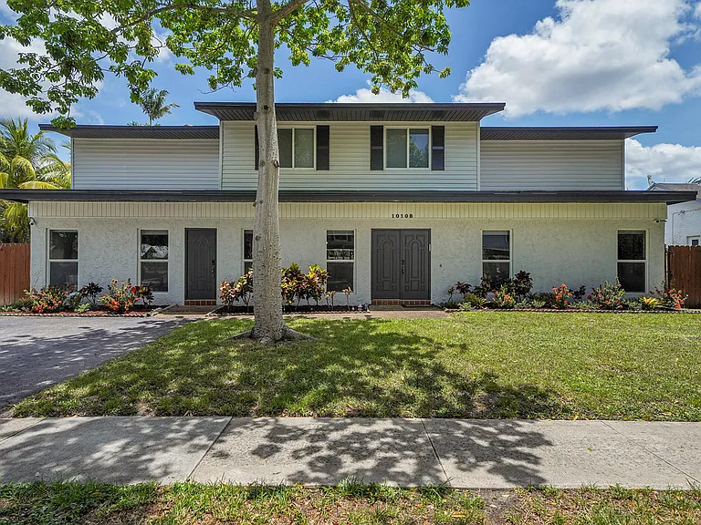 10108 SW 53rd Ct — Photo 2