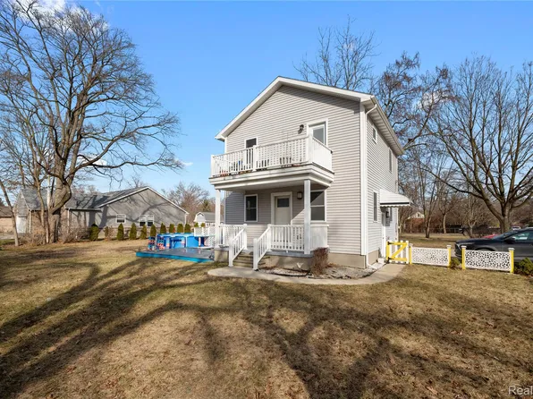 34676 Pinetree St, Livonia, MI 48150