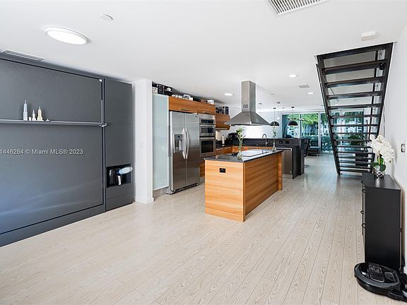3rd image of 2950 NE 188th St APT 139