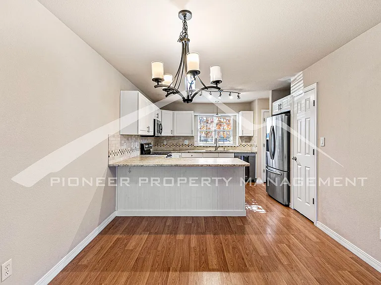 438 N Parkside Dr #A — Photo 7