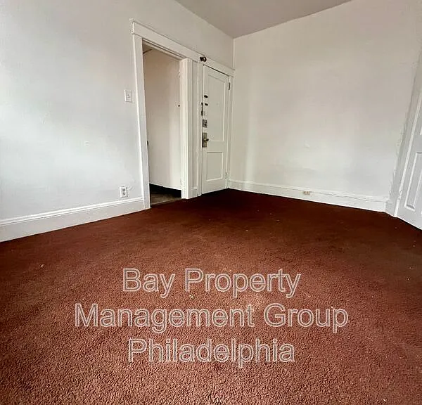 1001 Clifton Ave #2R — Photo 3