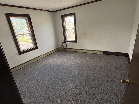 5th image of 610 Pine St