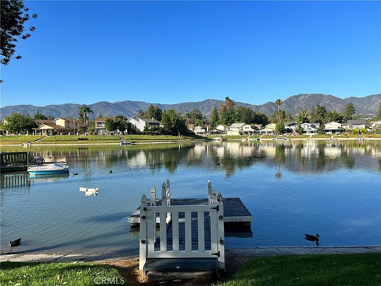 1464 Camelot Dr — Photo 3