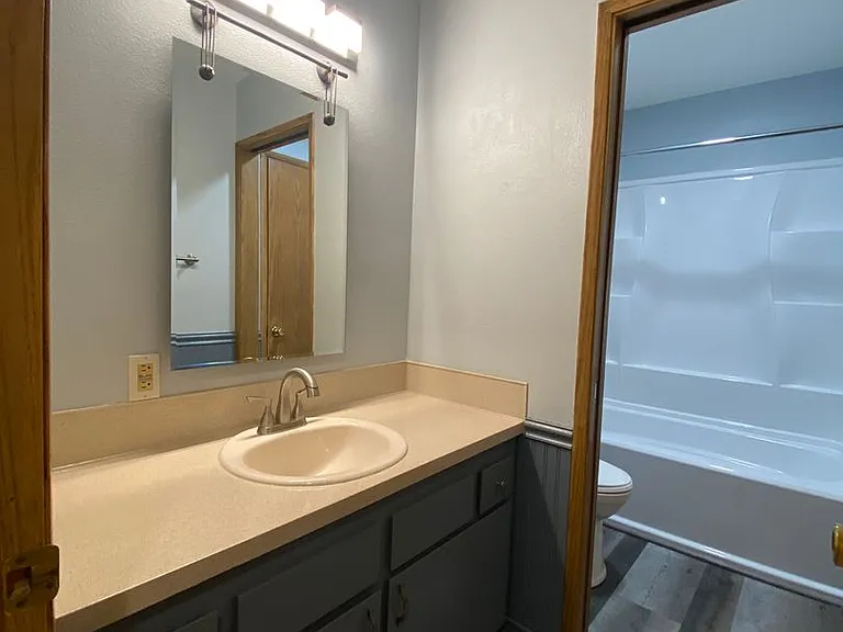 620 Sherman Dr — Photo 8