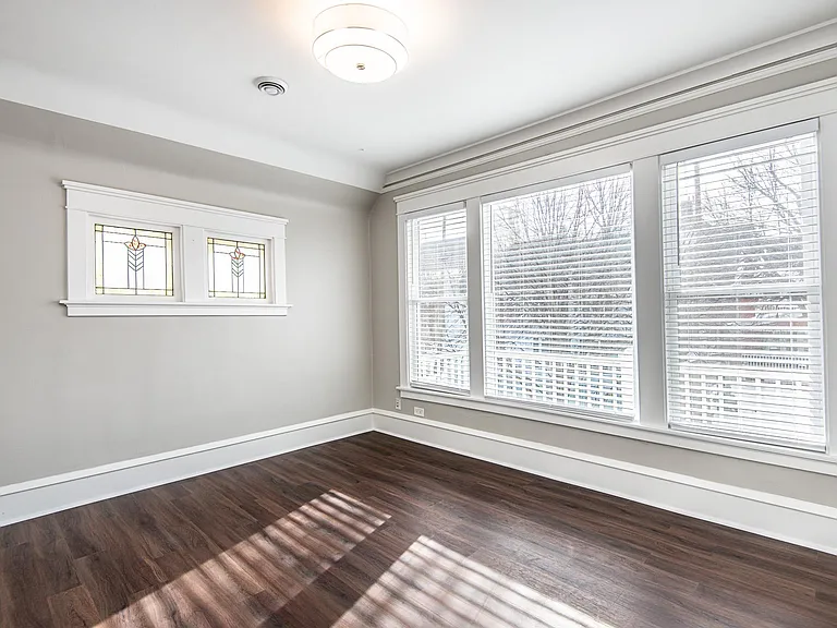 1028 E Pearson St — Photo 10