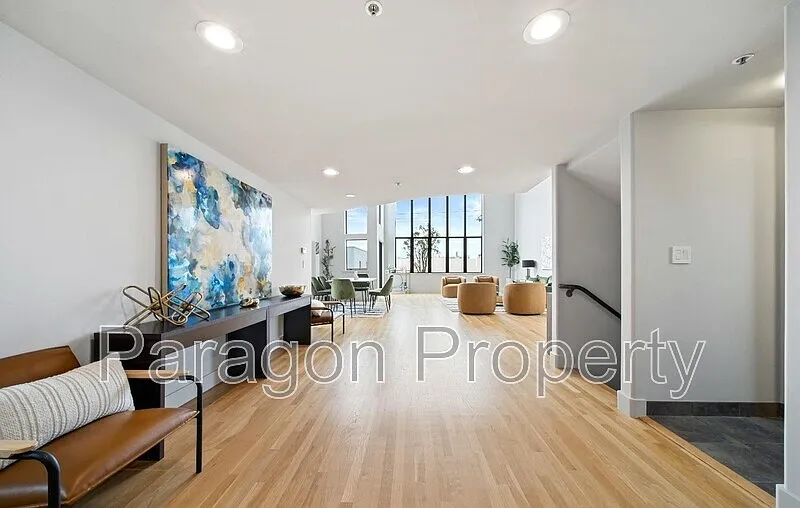 2 bed, 2.0 bath, 2179 sqft, $6,800 — Photo 2