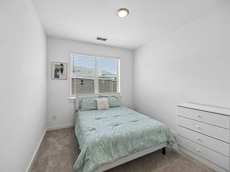 1425 Alberti Ave — Photo 12