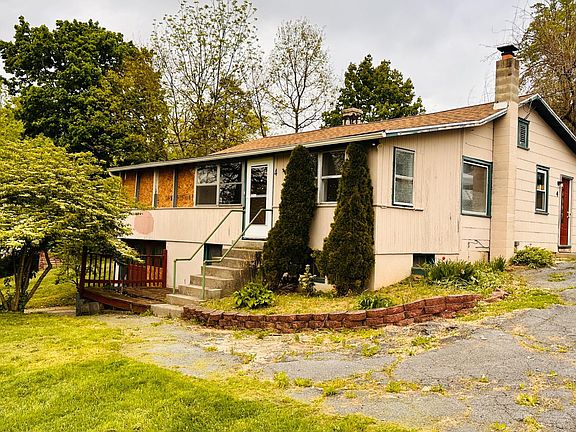 2nd image of 4 Elm Dr