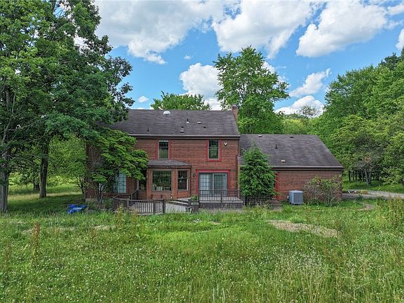 2nd image of 1125 Woodland Rd