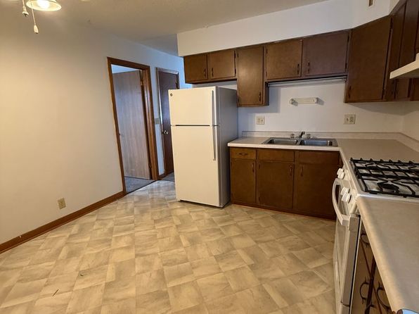 271 Main St NW #202