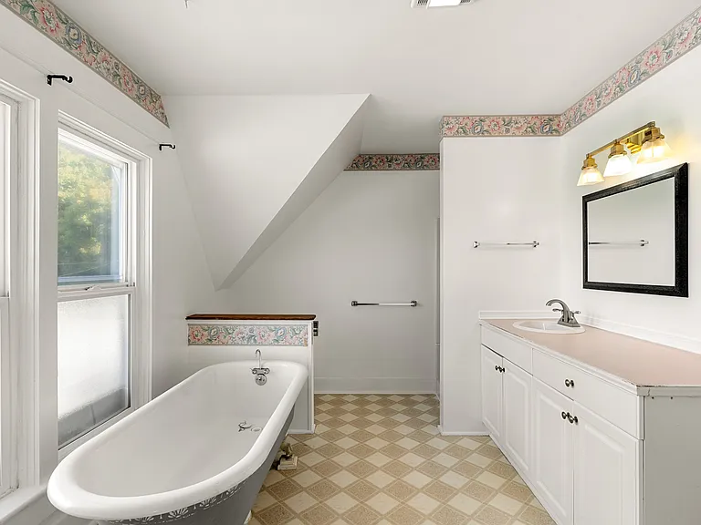 605 Terrace Ave — Photo 9