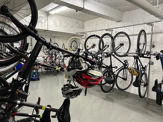 Rented by R New York | media 30